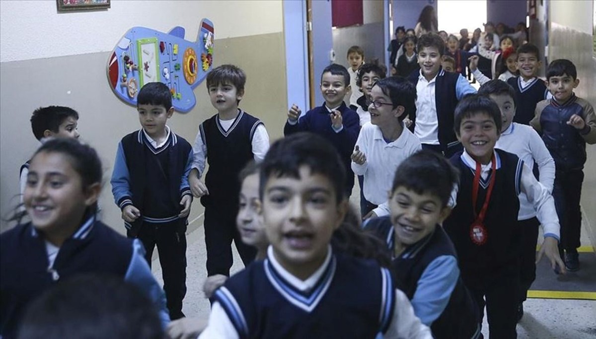 Okulların açılış tarihi 2025: Okullar ne zaman açılacak? MEB ilk ders zilinin çalacağı tarihi duyurdu