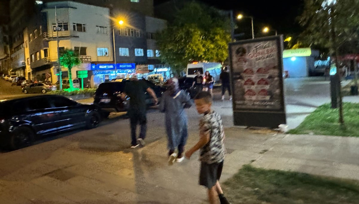 Milli maçı izlerken parmağı koptu Milli maçı izlerken parmağı koptu