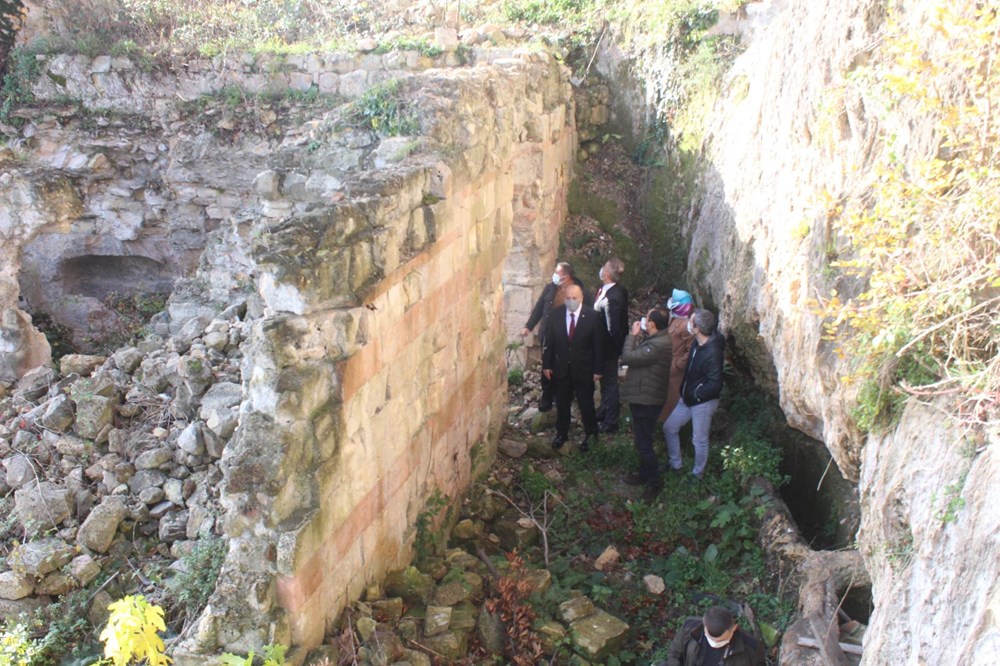 Ünye Kalesi’nin dehlizlerinde sikke, çömlek ve gülleler bulundu - 9