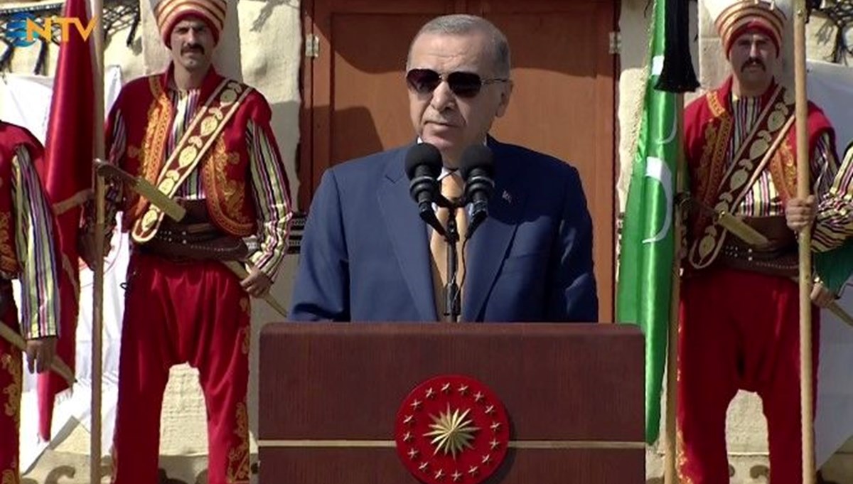 Cumhurbaşkanı Erdoğan: Ahlat ve Malazgirt geçmişi, bugünü ve yarını ile Türkiye'dir