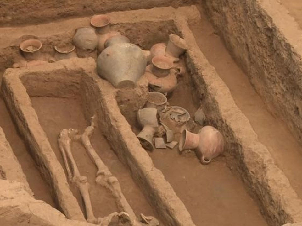 Çin'de 5 bin yıllık "dev insan" iskeletleri bulundu - 1
