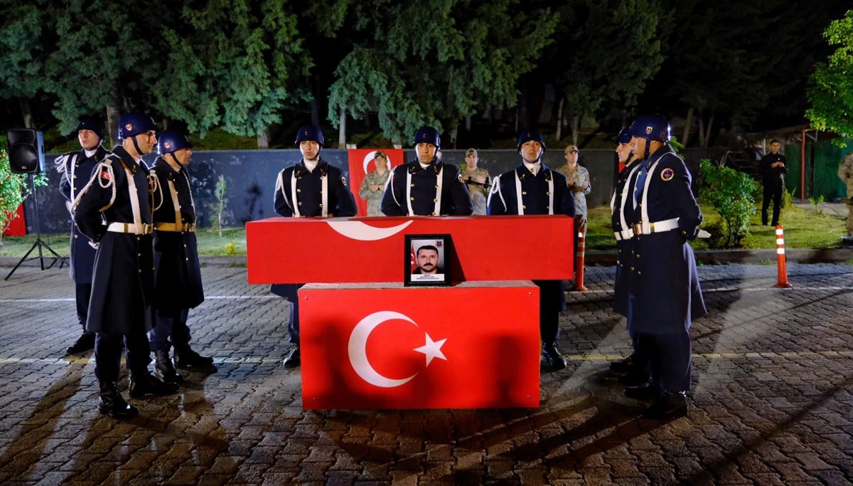 Pençe- Kaplan Operasyonu bölgesinde güvenlik korucusu şehit oldu Pençe- Kaplan Operasyonu bölgesinde güvenlik korucusu şehit oldu