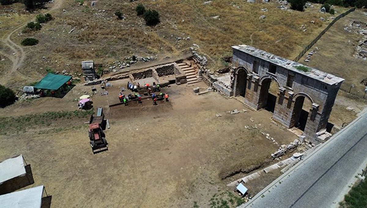 Patara Antik Kenti'nde kazı çalışmaları sürüyor