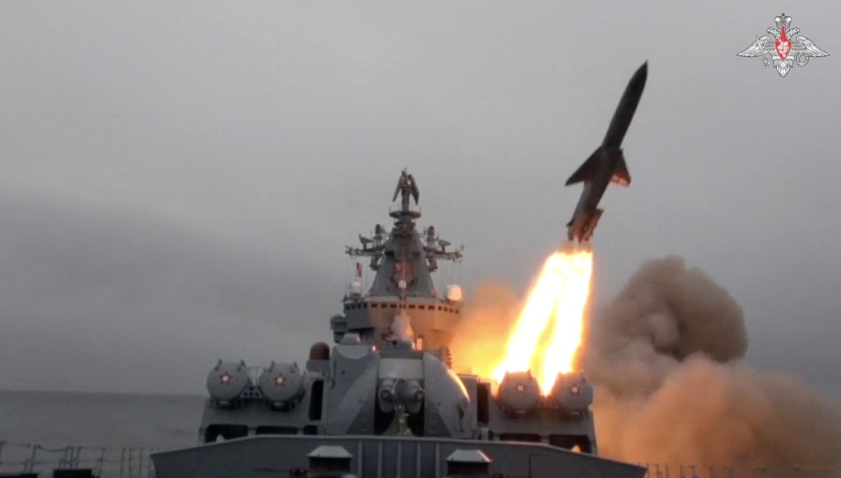 Rusya'dan NATO'ya yeni gözdağı: Seyir füzeleriyle devasa tatbikat