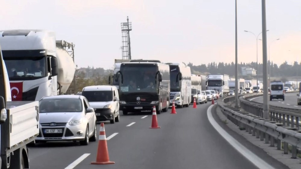 TEM’de facia ucuz atlatıldı (Beton borular yola savruldu) - 5