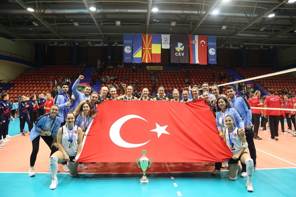 Voleybol Kadınlar Balkan Kupası'nda şampiyon PTT Spor - 1