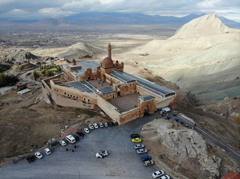 Anadolu'nun eşsiz mimari örneği: İshak Paşa Sarayı - 12