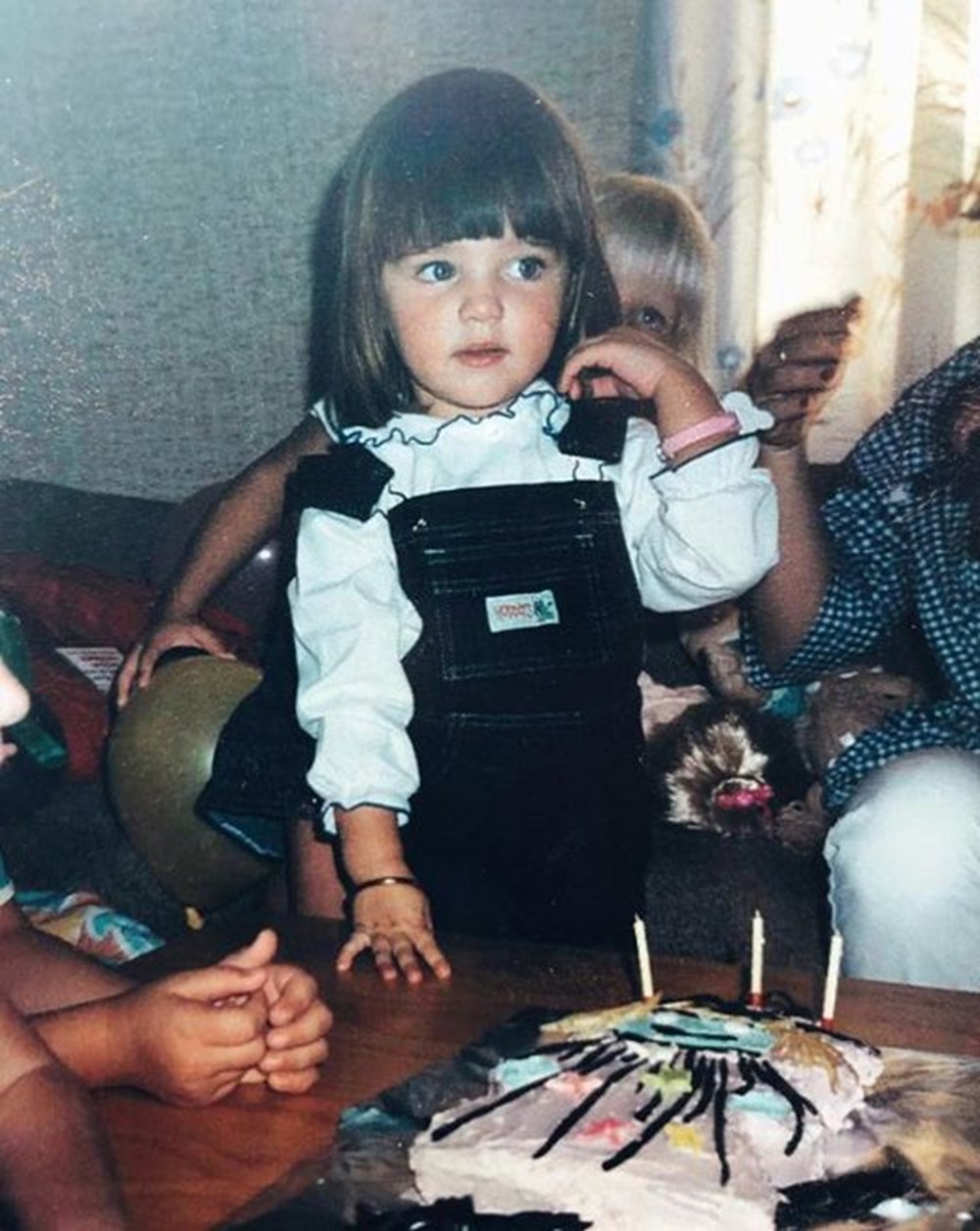 Tarkan ile reklam filminde oynamış: İpek Filiz Yazıcı'dan nostaljik paylaşım (Ünlülerin çocukluk ve gençlik halleri) - 395