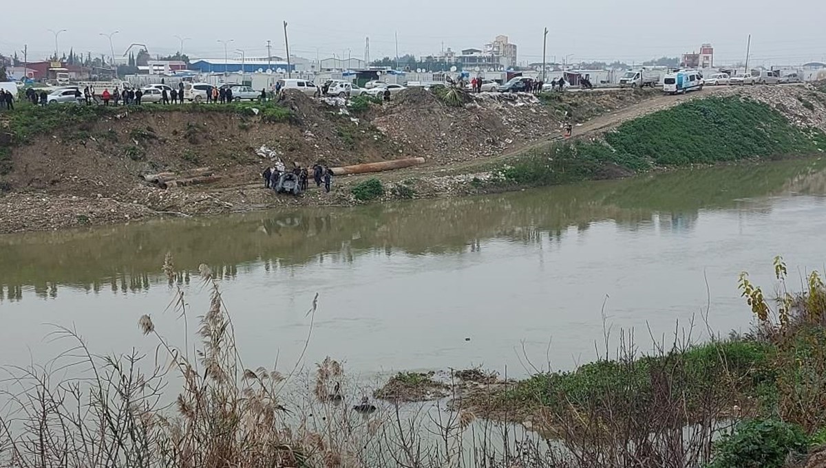 Otomobil Asi Nehri'ne uçtu