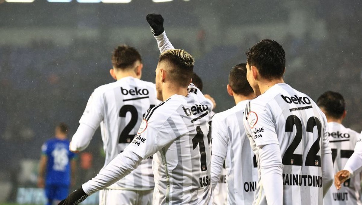 Beşiktaş'tan 4 futbolcu için sakatlık açıklaması: Fenerbahçe derbisinde oynayamayacaklar Beşiktaş'tan 4 futbolcu için sakatlık açıklaması: Fenerbahçe derbisinde oynayamayacaklar