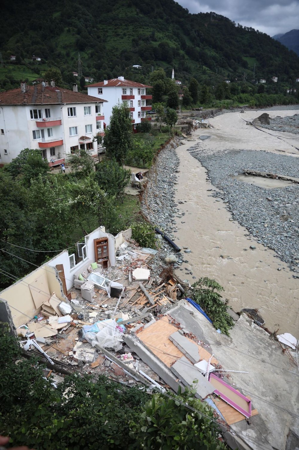 Artvin'de sel afetinin bilançosu ağır: 39 yapı yıkıldı,1459'u hasarlı - 13