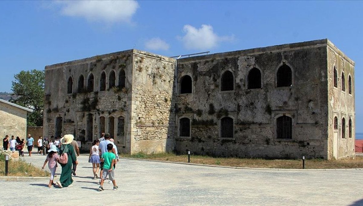 Sinop Tarihi Cezaevi ve Müzesi kenti ziyaret edenlerin ilk durağı Sinop Tarihi Cezaevi ve Müzesi kenti ziyaret edenlerin ilk durağı