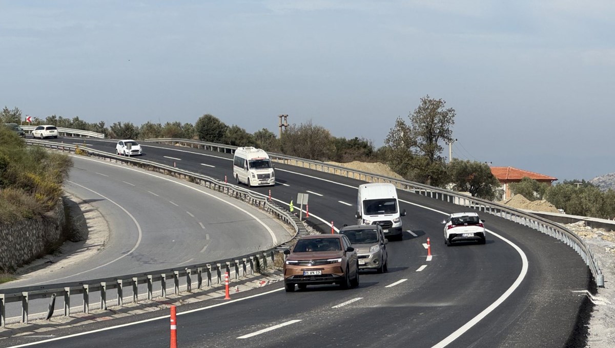 Çöken yol onarılıp, trafiğe açıldı