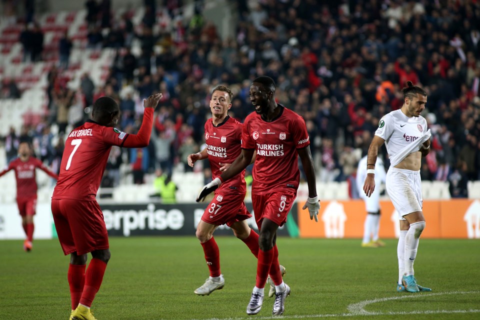 Avrupa Konferans Ligi: Sivasspor farklı kazandı, gruptan çıkmayı garantiledi (Sivasspor-Cluj maç sonucu) - 2