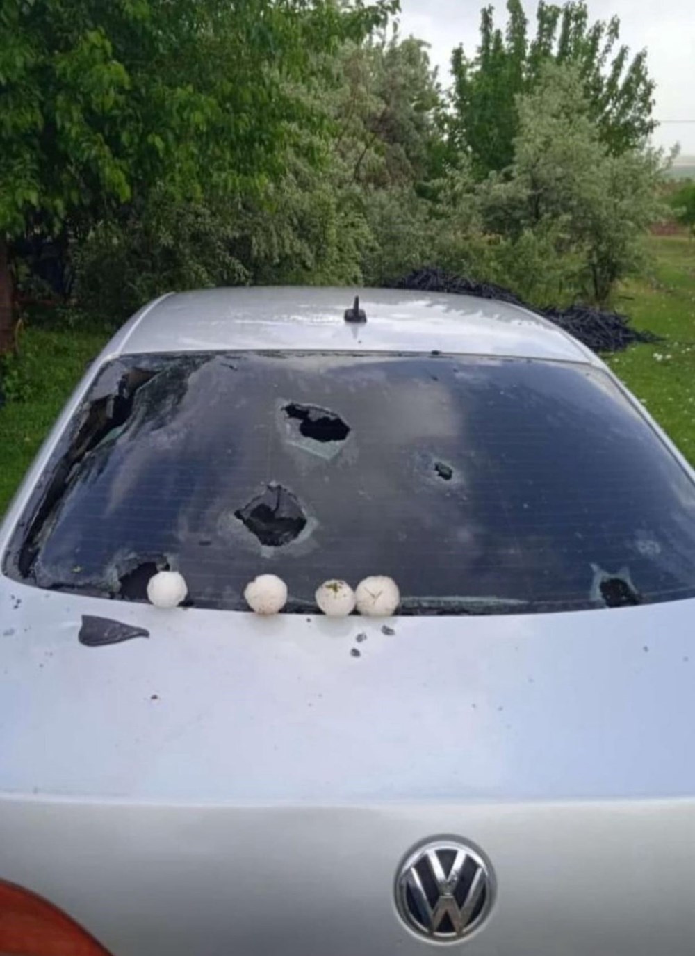 Şanlıurfa'da kar topu büyüklüğünde dolu yağdı - 3