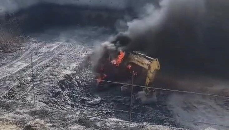 İş makinesi alev aldı