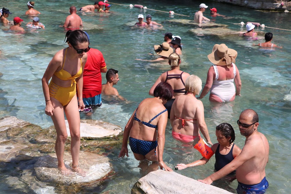 Kleopatra'nın da yüzdüğüne inanılan 2 bin 500 yıllık antik havuza yoğun ilgi - 8