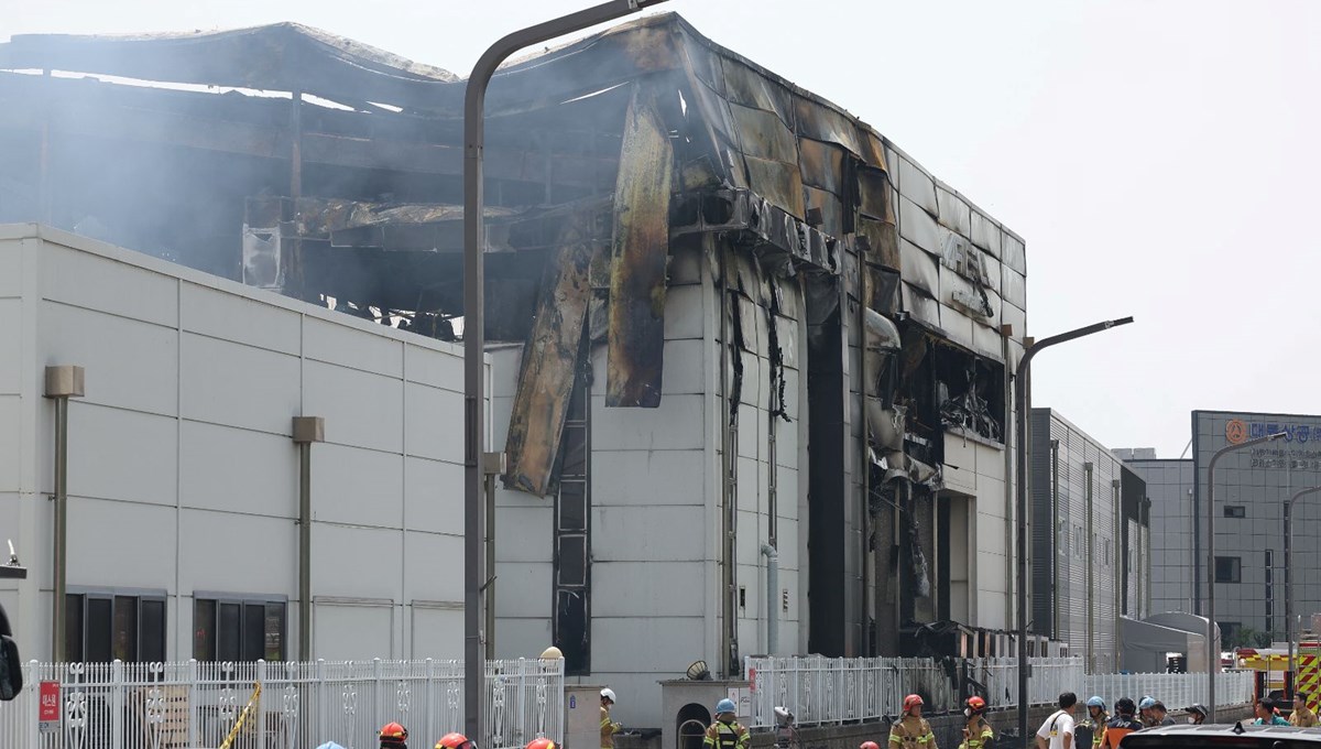 Güney Kore'de pil fabrikasında yangın: 22 kişi hayatını kaybetti, bir kişi kayıp Güney Kore'de pil fabrikasında yangın: 22 kişi hayatını kaybetti, bir kişi kayıp