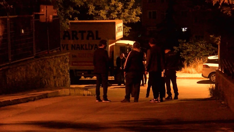 Maltepe'de iki grup arasında kalaşnikoflu çatışma: 1'i ağır, 2 yaralı - 1