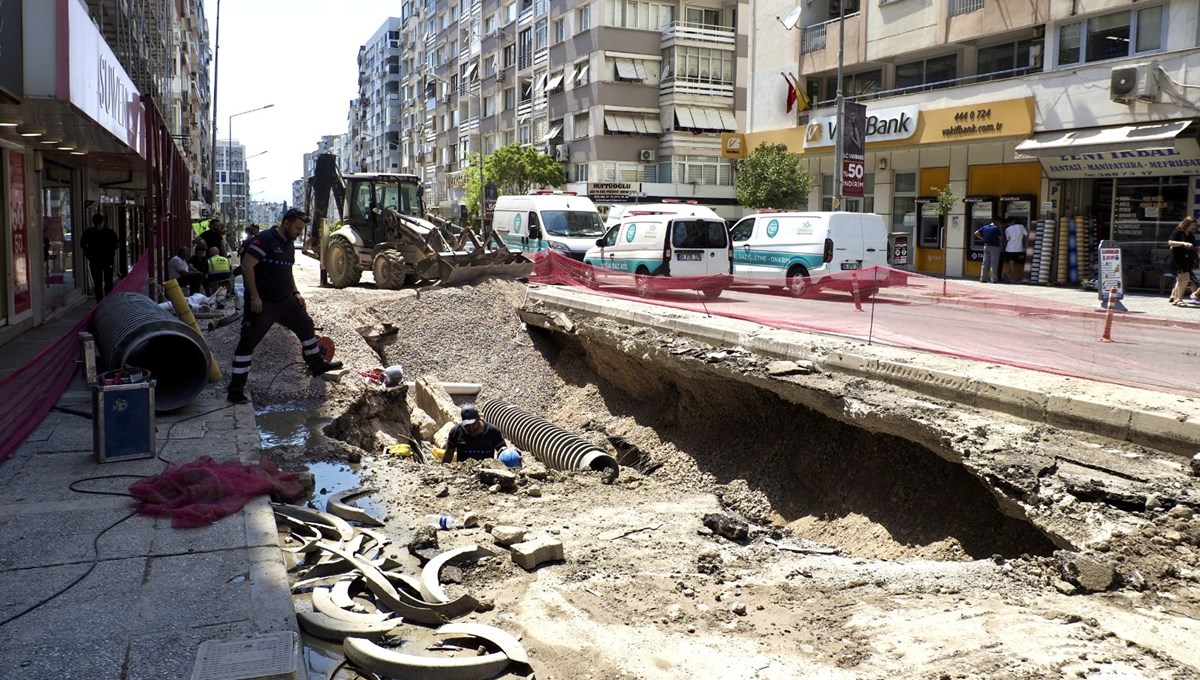İzmir'de doğalgaz borusunda patlama