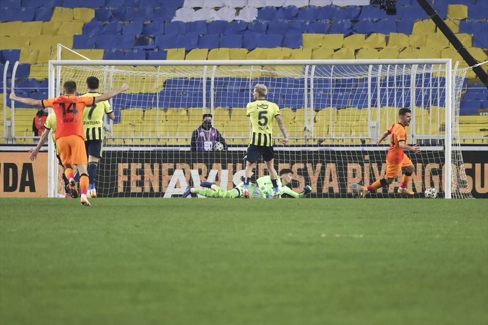 Derbide kazanan Galatasaray - 27