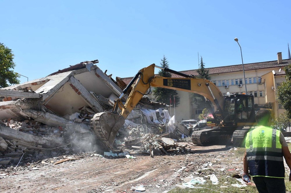 Transfer fayı tehdidi! Balıkesir depreminden sonra iki ilçeye işaret etti - 3