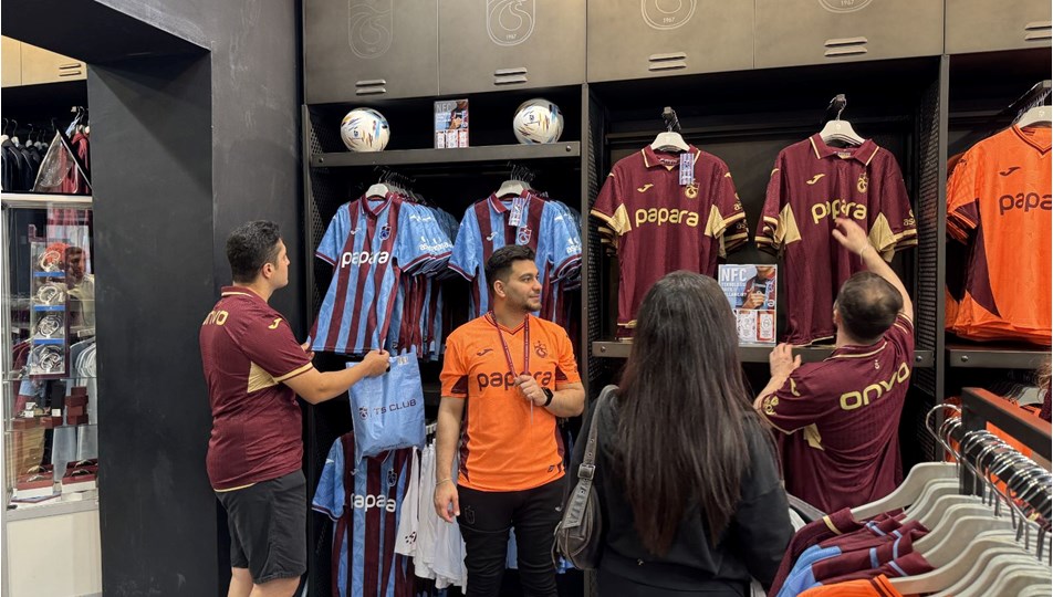Trabzonspor'da yeni sezon formaları satışa çıktı