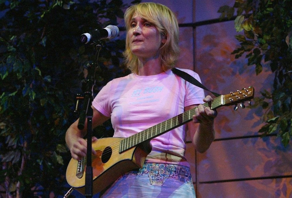 66 yaşındaki şarkıcı evinde çıkan yangında hayatını kaybetti - 3