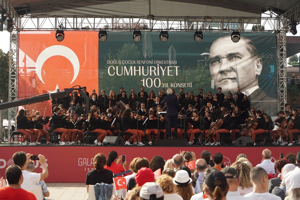 Doğuş Çocuk Senfoni Orkestrası Cumhuriyet’in 100. yıl coşkusunu Galataport İstanbul'da kutladı - 1