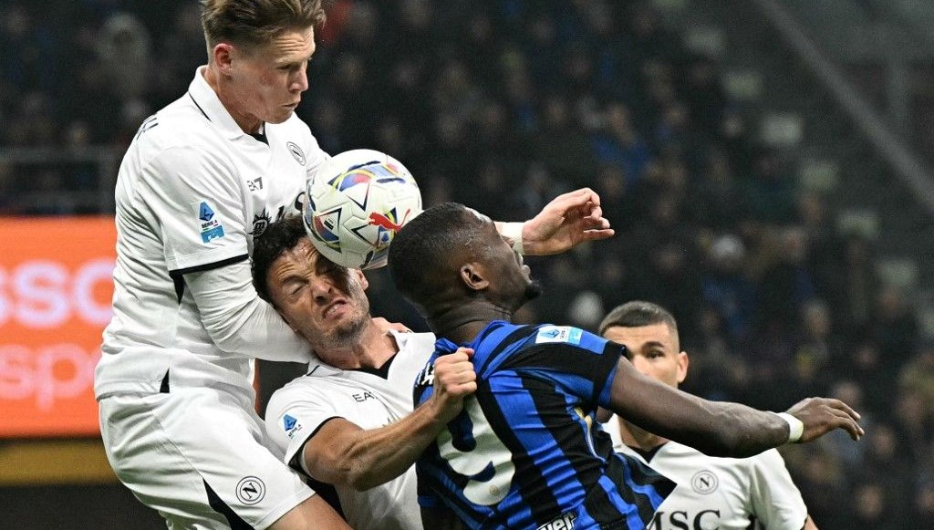 Napoli ve Inter şampiyonluk düğümünü çözecek dev maçta karşı karşıya