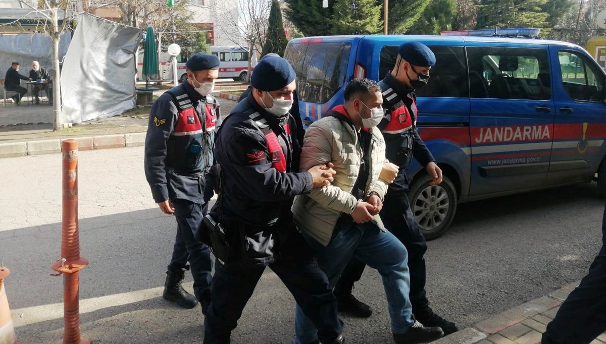 Sahte jandarma gerçek jandarmalara yakalandı