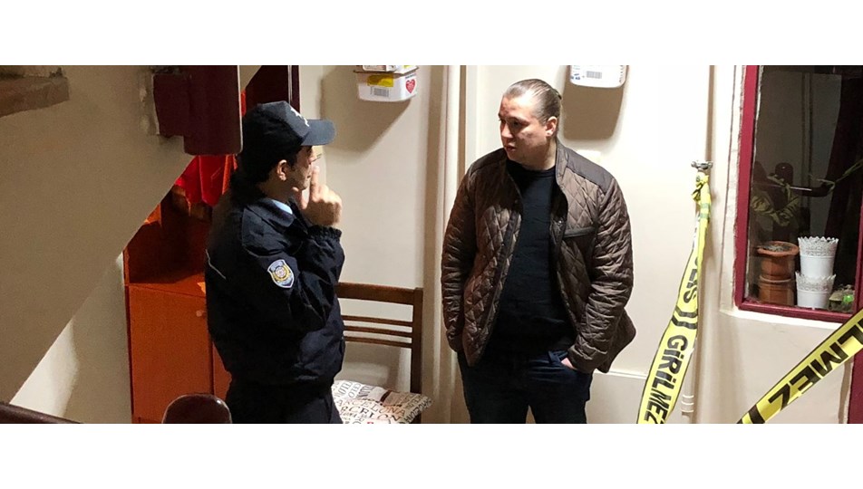 Anne ve babasını öldürdüğü iddia edilen zanlı hastanede yakalandı