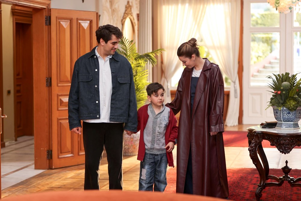 Yalı Çapkını'nda Bebek Sürprizi: Halis Ağa'nın Gözleri Dolacak! 76 1G2rhVBn7k2Wf URBR7tag