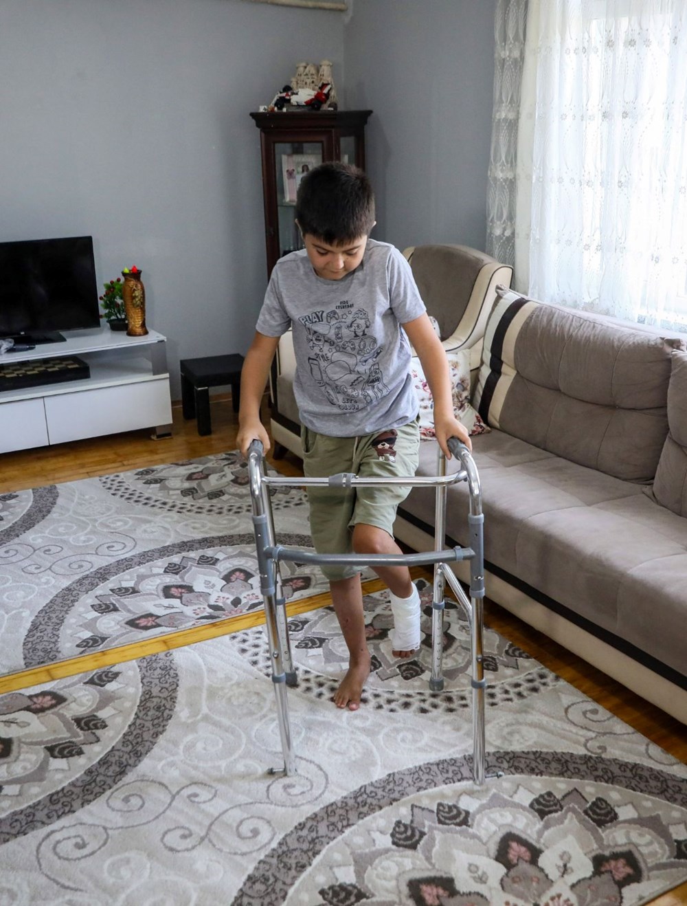 Doğum günü hediyesi kuşun peşinden altıncı kattan düştü: Burak yeniden ayağa kalkmak istiyor - 5