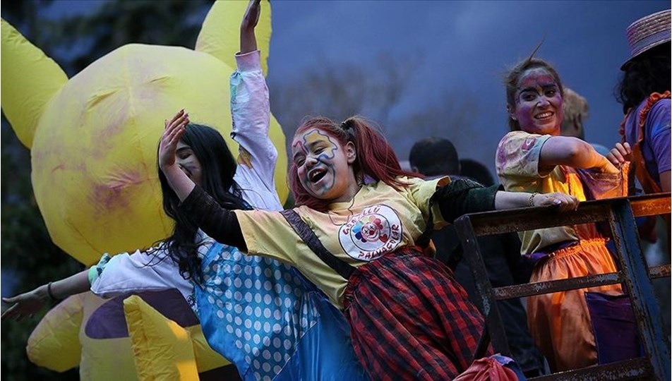 Adana'da 11. Uluslararası Portakal Çiçeği Karnavalı 25-30 Nisan'da düzenlenecek