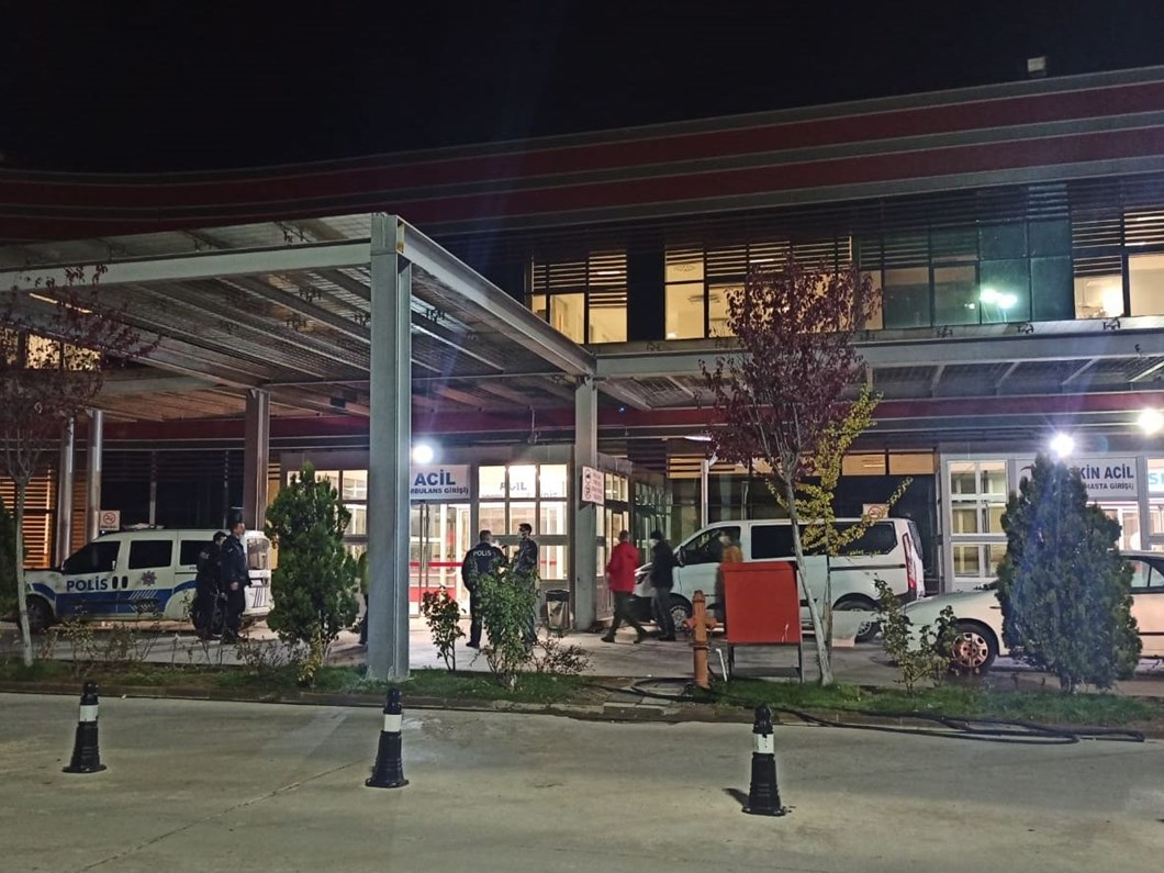 Şişe atma kavgasında 2 yaralı, 4 gözaltı