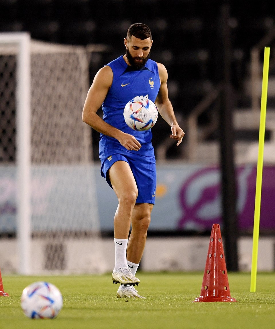 Fransız futbolcu Karim Benzema milli takım kariyerini noktaladı - 1