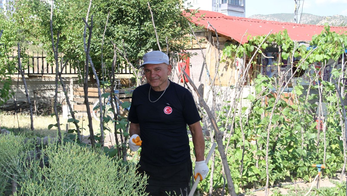 Şehir hayatından sıkıldı: Mutluluğu köy hayatında buldu