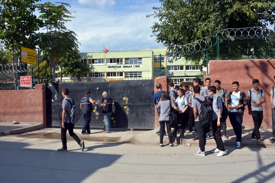 Adana'da liseye silahlı saldırı - 2