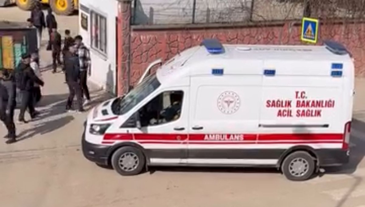 Öğretmene okulda bıçaklı saldırı