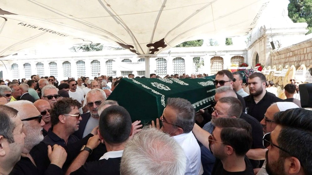 Metin Şentürk'ün acı günü: Kardeşini toprağa verdi - 6