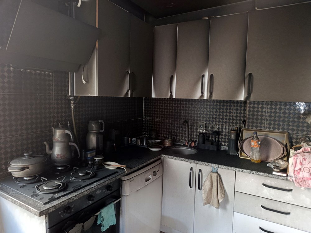 Müteahhide kızdı, dairesini ateşe verdi: "Aldığım günden beri sorun yaşıyorum" 75 1MpA5nHo5k