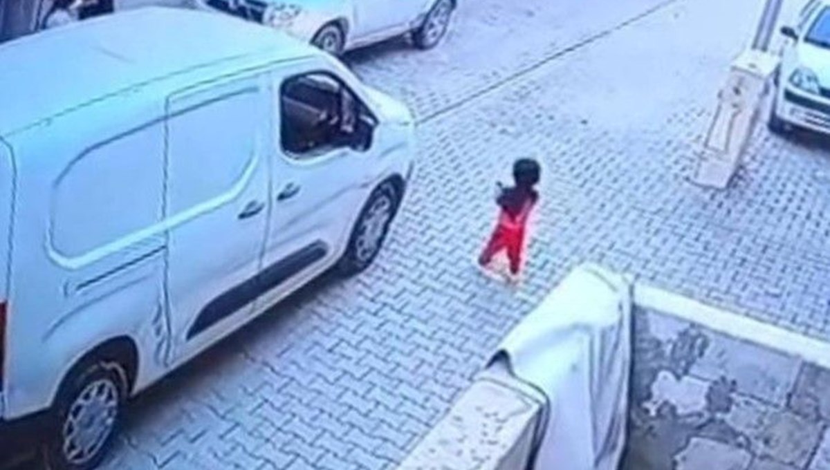 Kargo aracının çarptığı 2 yaşındaki çocuk öldü