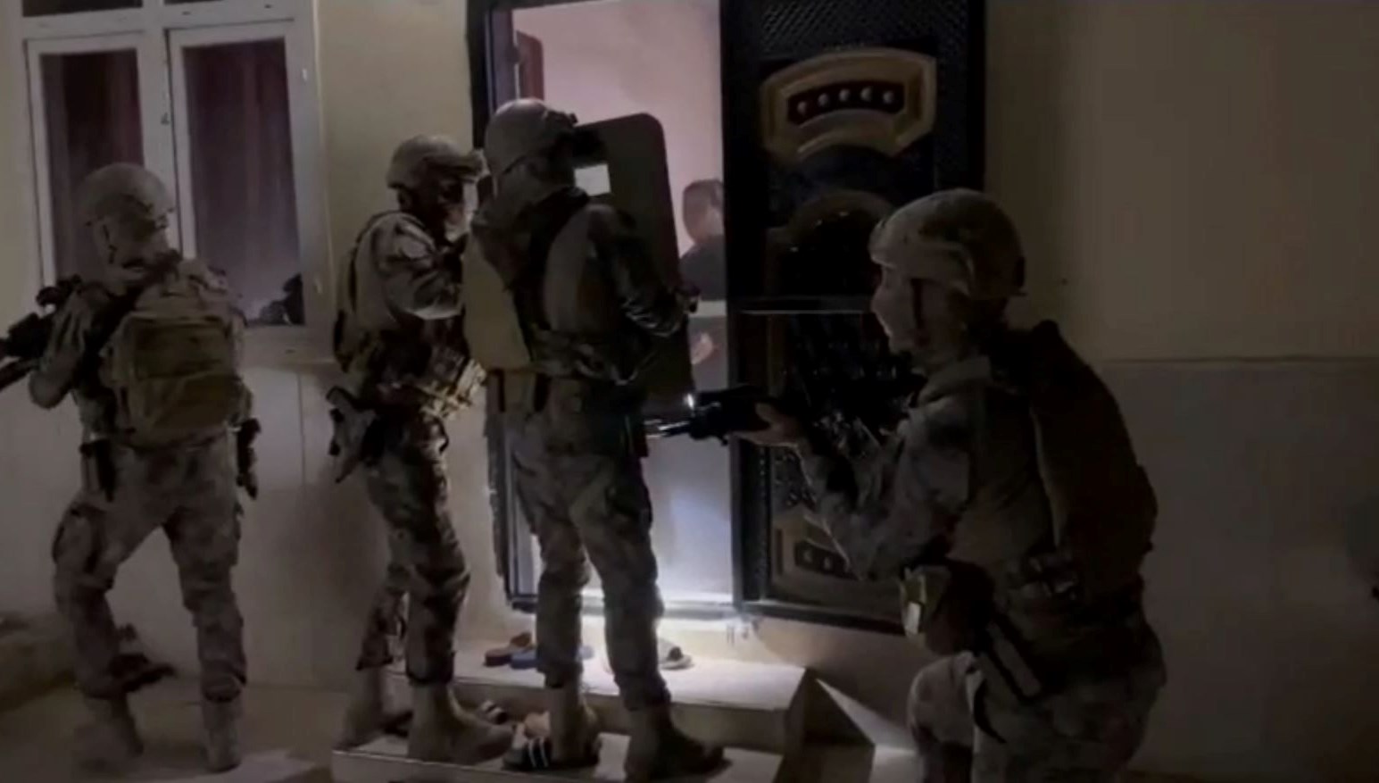 Hatay ve Adana'da göçmen kaçakçılığı operasyonu: 10 tutuklama