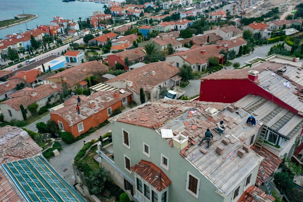 İzmir Çeşme'de hortumun geride bıraktığı hasar için çalışmalar sürüyor - 23