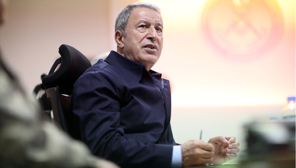 Bakan Akar, İranlı mevkidaşı ve Genelkurmay Başkanı ile görüştü