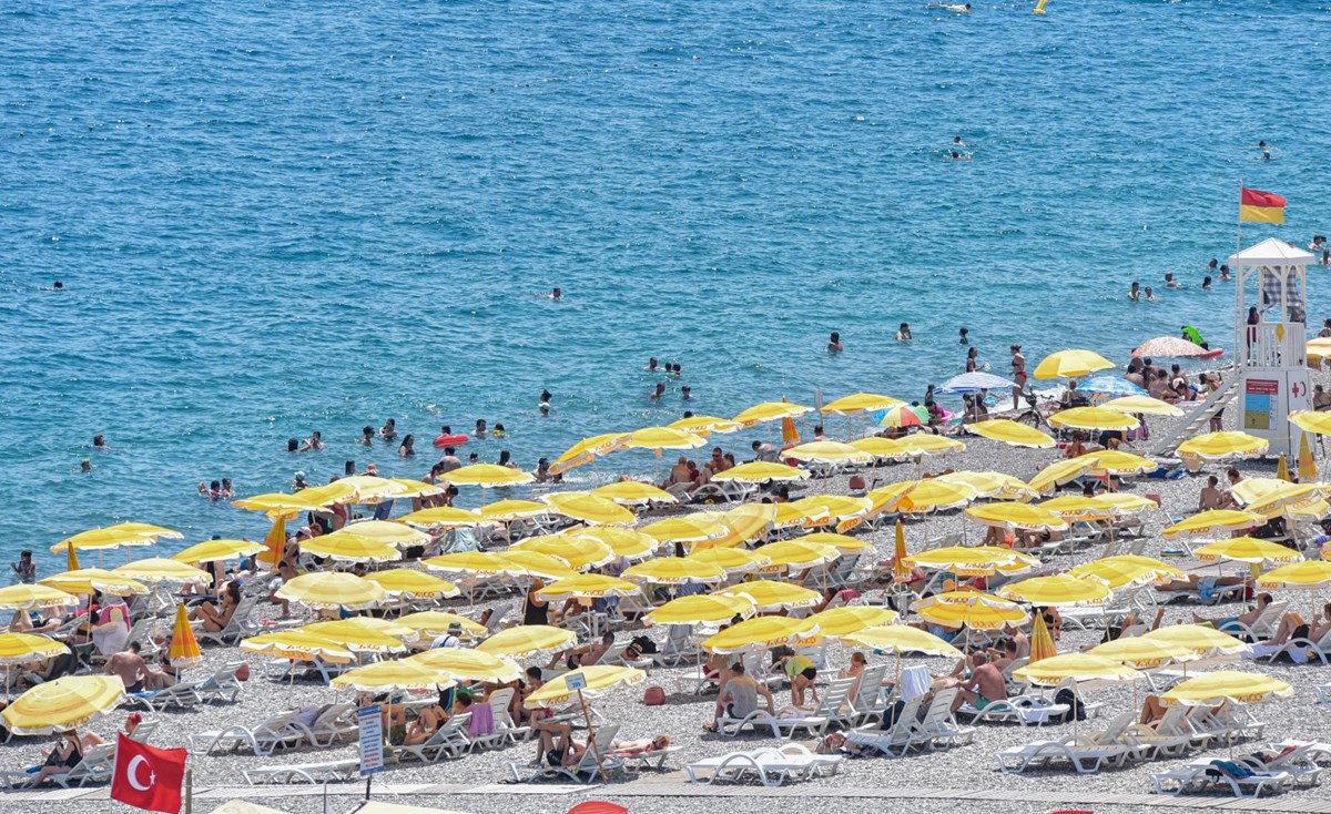 Hava sıcaklığı 31, nem oranı yüzde 75! Sıcaktan bunalan oraya koştu