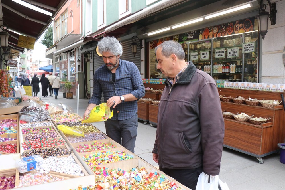 Bayram öncesi tezgahlar renklendi: Çocukları sevindirmenin en uygunu 200 lira - 5