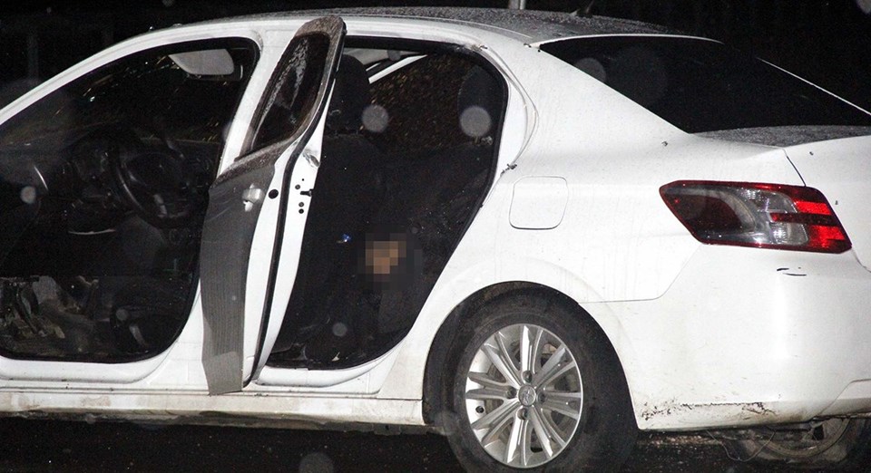 Şanlıurfa'da otomobile silahlı saldırı: 2 ölü - 4