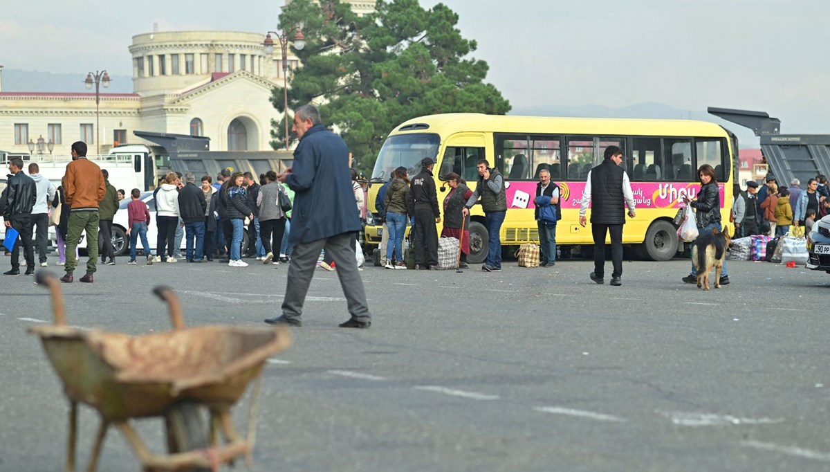 Ermeniler Karabağ'dan ayrılıyor